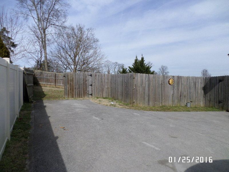 6717 Farmbrook Ln, Knoxville, TN 37918