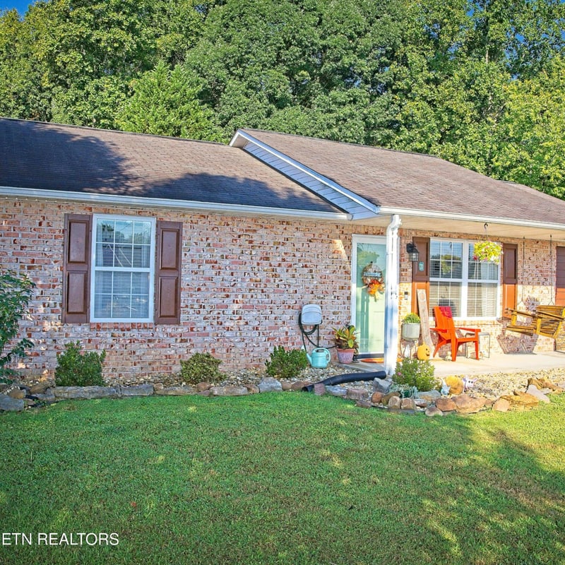 6717 Puritan Ln, Corryton, TN 37721