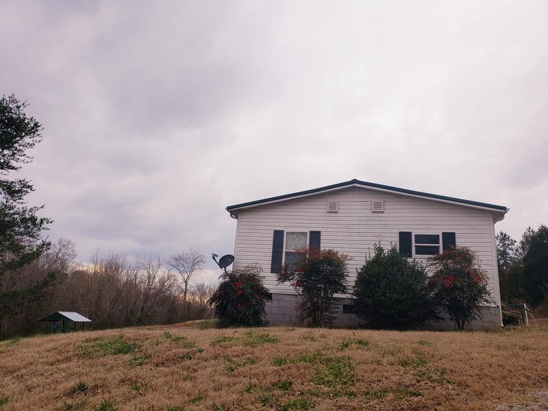 6717 Sunnyside Rd, Philadelphia, TN 37846