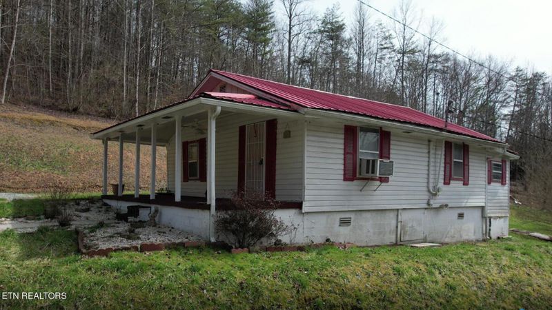 672 Big 4 Rd, Lafollette, TN 37766