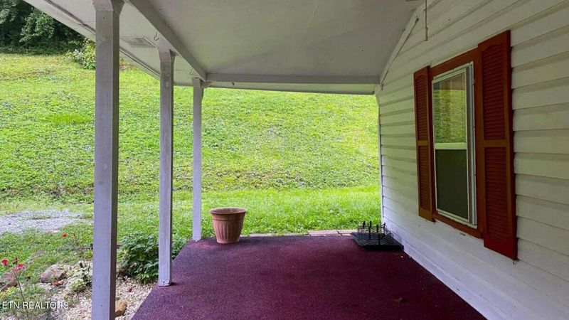 672 Big 4 Rd, Lafollette, TN 37766