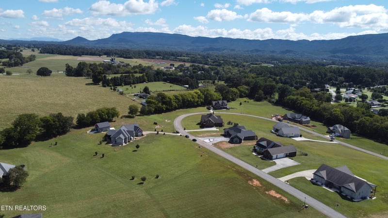 672 Winding Creek Way, Walland, TN 37886