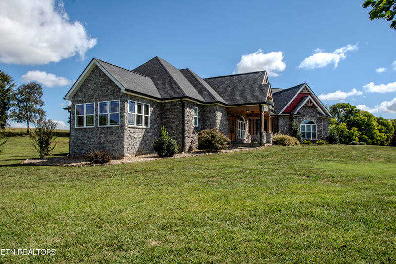 672 Winding Creek Way, Walland, TN 37886
