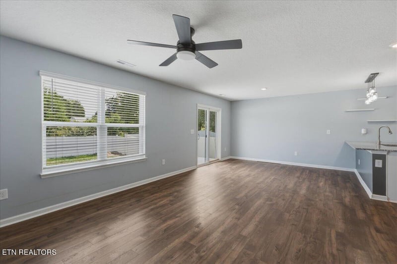 6728 Tall Shadow Ln, Knoxville, TN 37938