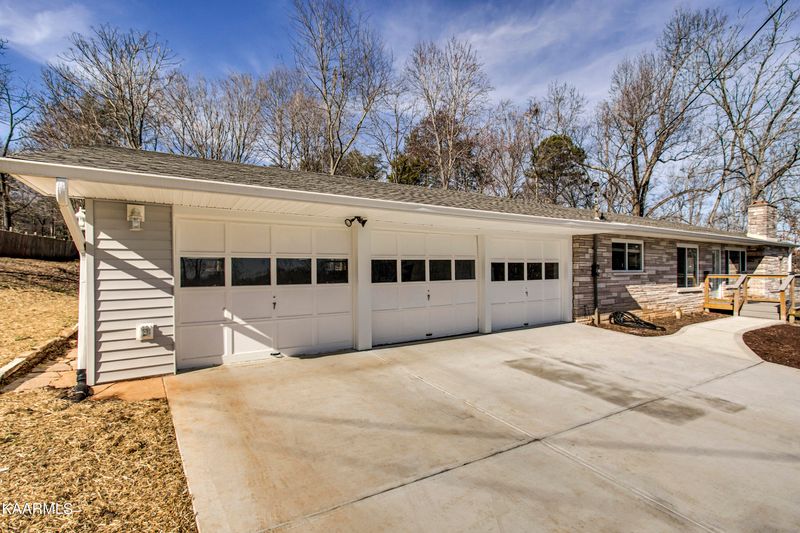 673 Chilhowee School Rd, Seymour, TN 37865