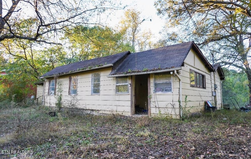 673 Self Hollow Rd, Rockford, TN 37853