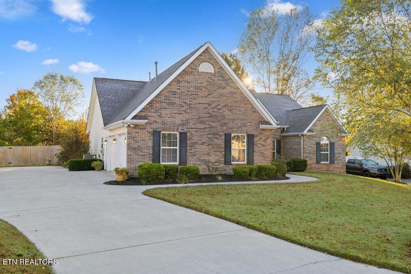 6732 Stonyhill Rd, Knoxville, TN 37918