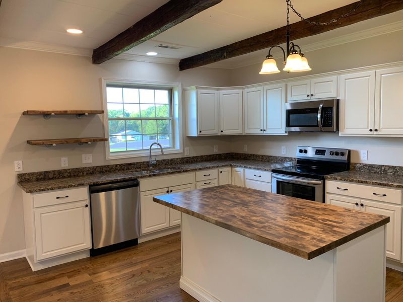 6734 Boruff Rd, Corryton, TN 37721