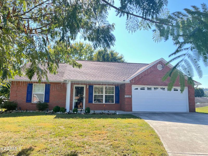 6734 Puritan Ln, Corryton, TN 37721