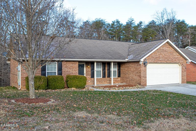6739 Puritan Ln, Corryton, TN 37721