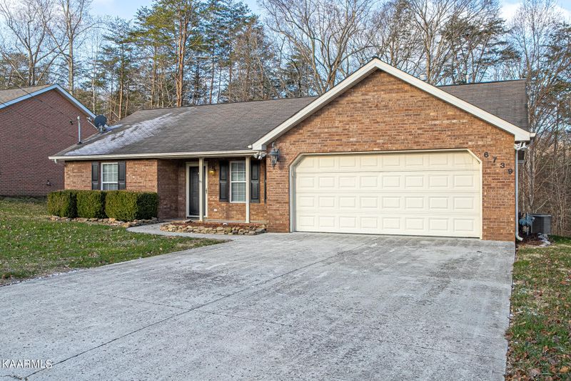 6739 Puritan Ln, Corryton, TN 37721