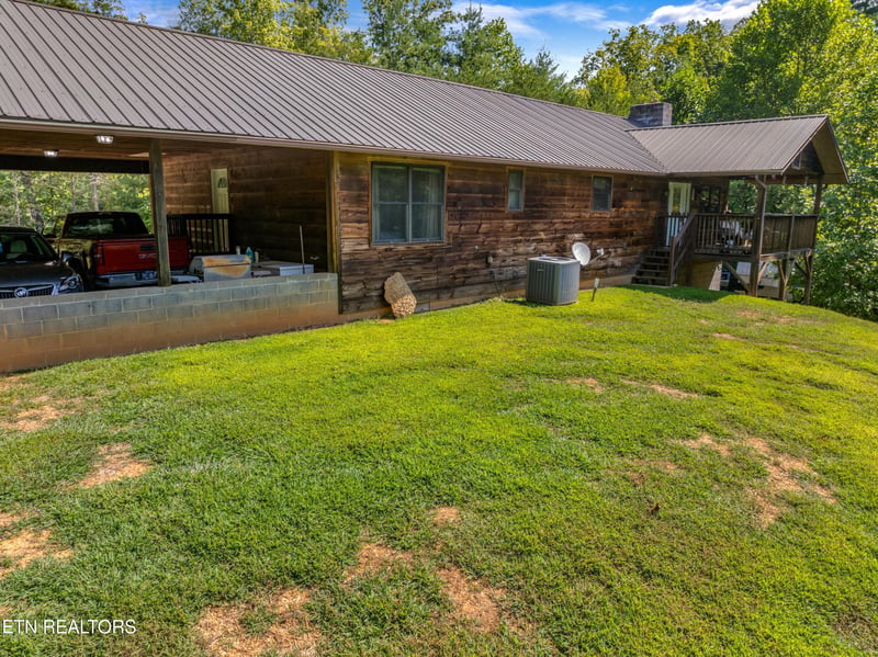 674 E Balls Hollow Rd, Cosby, TN 37722
