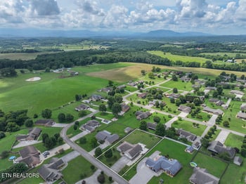 674 Southview Cir, Kodak, TN 37764