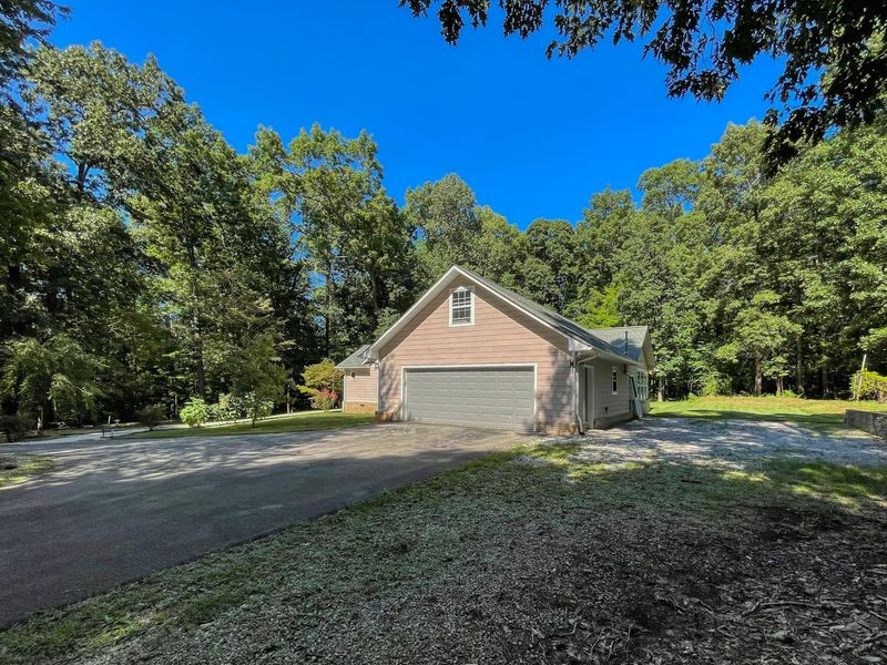 6741 E Town Creek Rd, Lenoir City, TN 37772