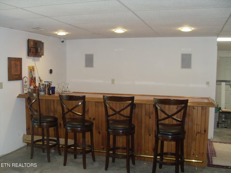 6742 Ridgeview Rd, Knoxville, TN 37918
