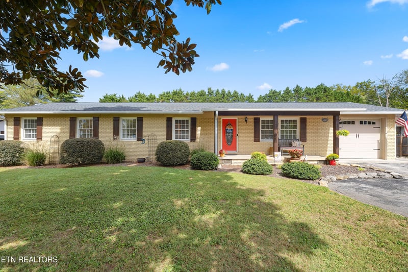 6749 Heatherbrook Dr, Knoxville, TN 37931