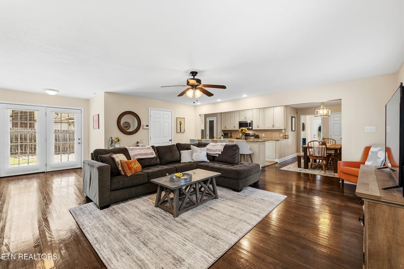6749 Heatherbrook Dr, Knoxville, TN 37931