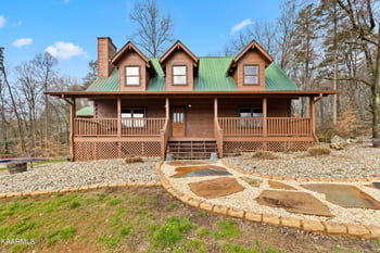 675 Timber Ridge Dr, Lenoir City, TN 37771