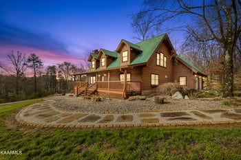 675 Timber Ridge Dr, Lenoir City, TN 37771