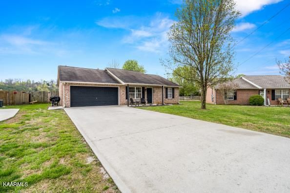 6760 Puritan Ln, Corryton, TN 37721