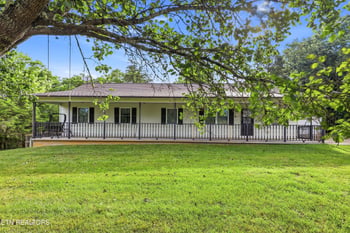 677 Bethel Rd, Clinton, TN 37716