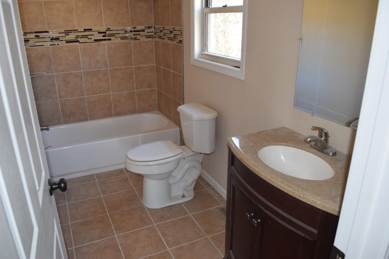 677 Butter And Egg Rd, Jacksboro, TN 37757