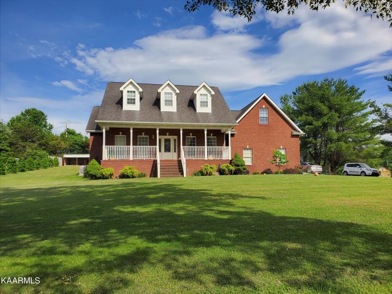 678 Cummings Chapel Rd, Sevierville, TN 37876