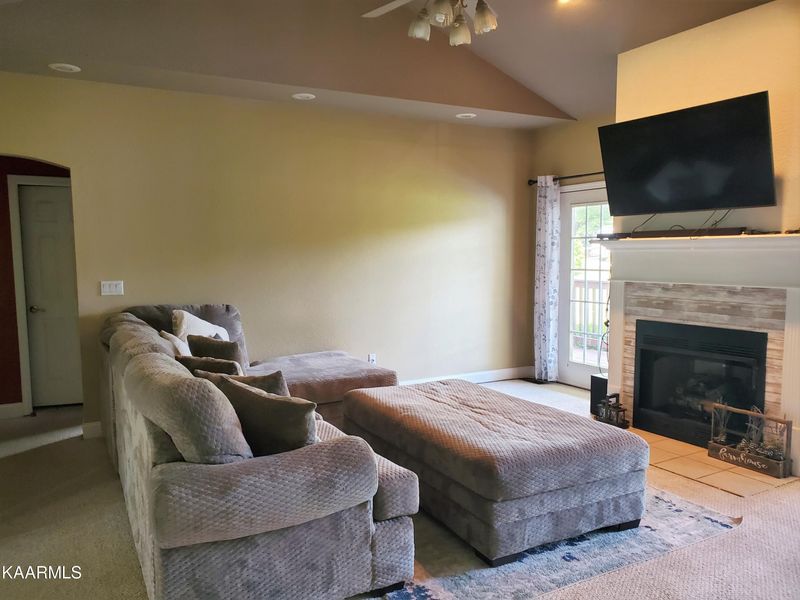 678 Cummings Chapel Rd, Sevierville, TN 37876