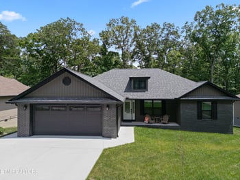 678 Saint George Dr, Crossville, TN 38558