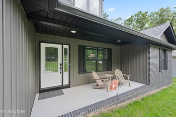 678 Saint George Dr, Crossville, TN 38558