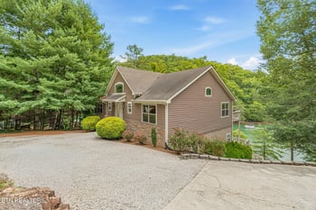 678 Waterfront Tr, Lafollette, TN 37766