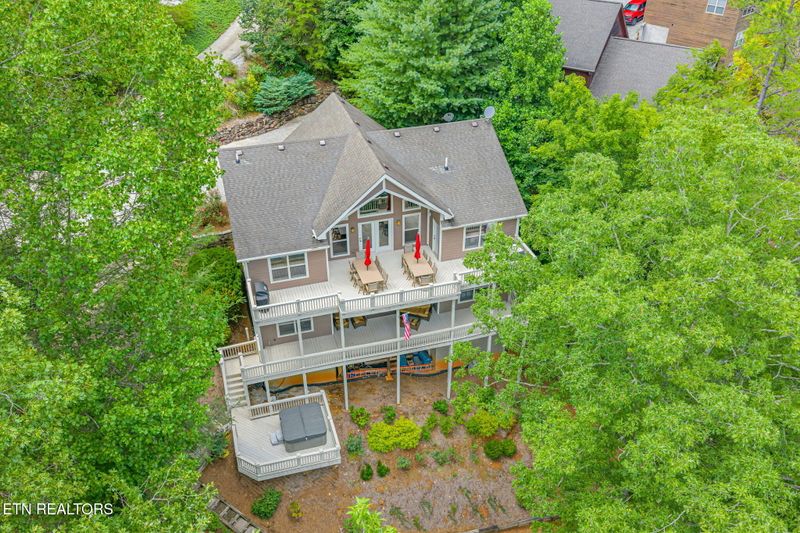 678 Waterfront Tr, Lafollette, TN 37766