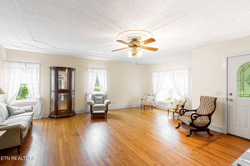 679 N Wright Rd, Alcoa, TN 37701