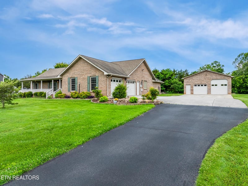 6799 Hickory Creek Rd, Lenoir City, TN 37771