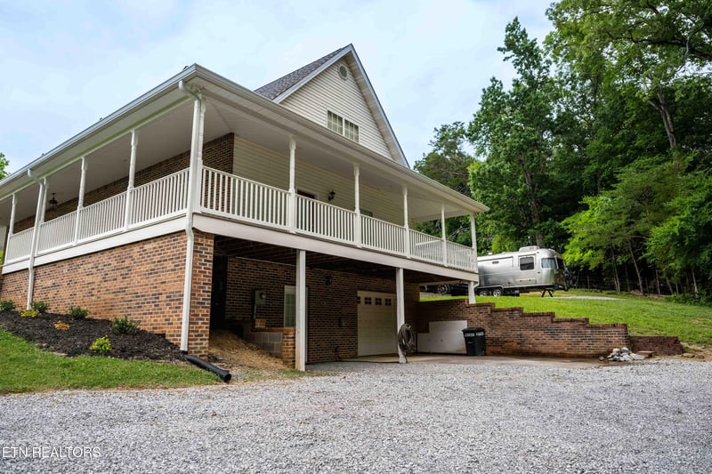 680 Gateway Ln, Seymour, TN 37865