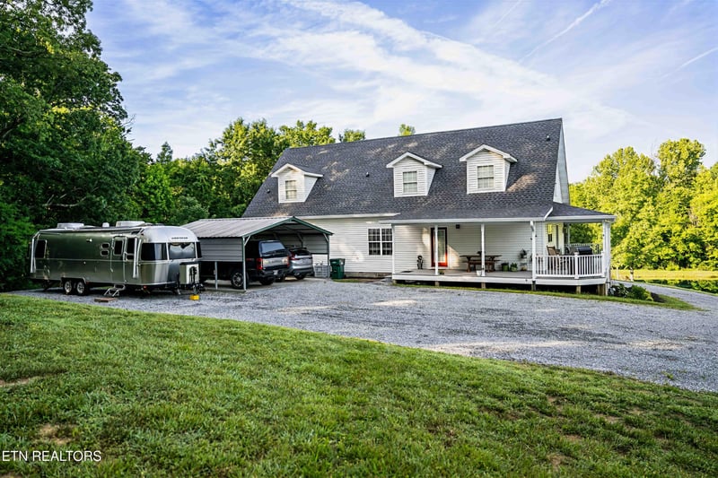680 Gateway Ln, Seymour, TN 37865