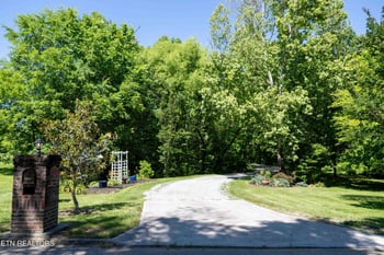 680 Gateway Ln, Seymour, TN 37865