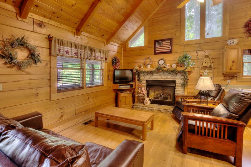 680 Kings Hills Blvd, Pigeon Forge, TN 37863