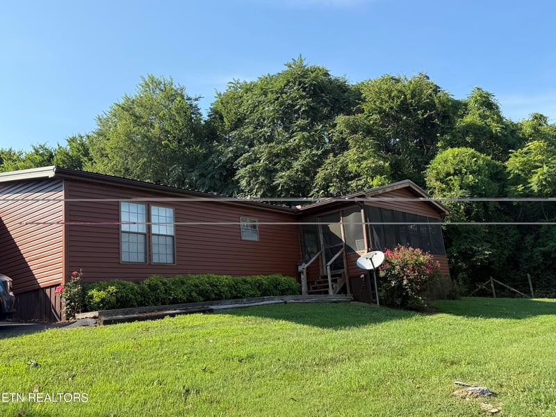 6800 Lakeshore Dr, Rutledge, TN 37861
