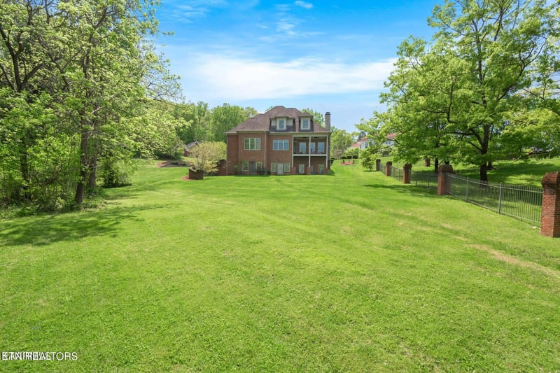 6808 Shadow Ridge Dr, Knoxville, TN 37918