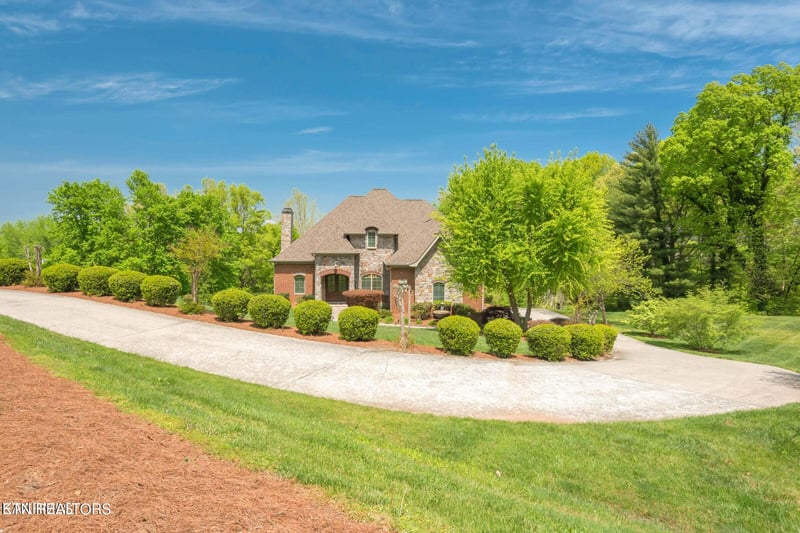 6808 Shadow Ridge Dr, Knoxville, TN 37918