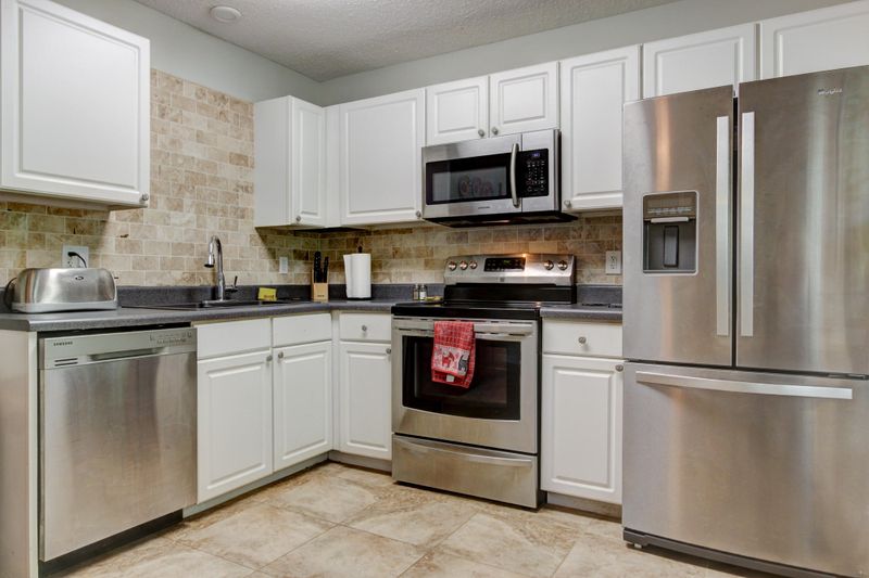 6809 Ellesmere Dr, Knoxville, TN 37921