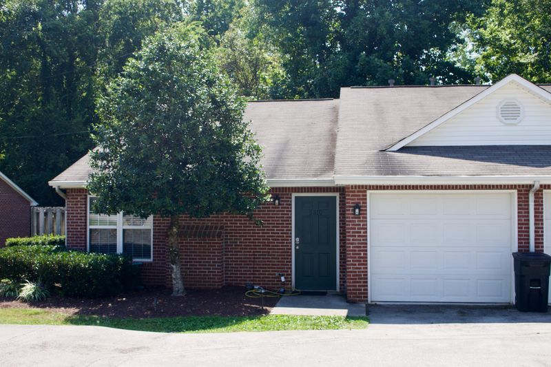 6810 Spring Glen Way, Knoxville, TN 37919