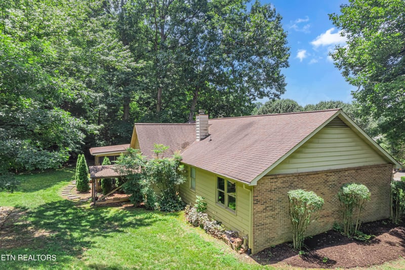 6811 Hunters Tr, Knoxville, TN 37921