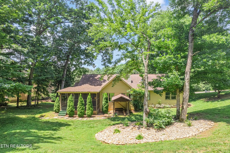 6811 Hunters Tr, Knoxville, TN 37921