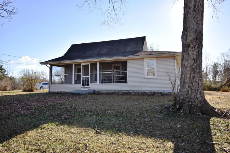 6814 Pine Grove Rd, Knoxville, TN 37914
