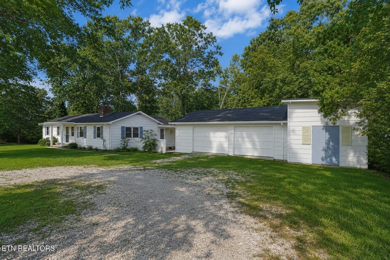 682 Dunbar Rd, Crossville, TN 38572