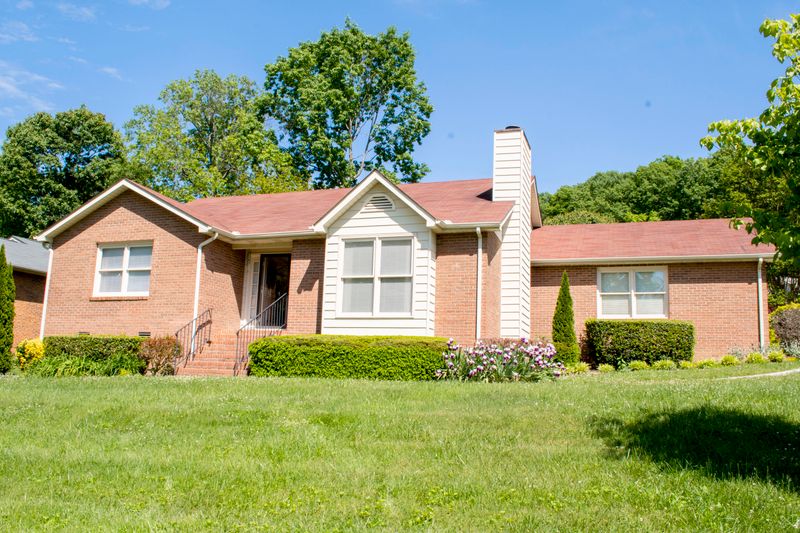 6826 Hunters Tr, Knoxville, TN 37921