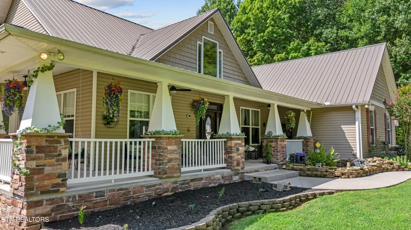 6828 Sunnyview Dr, Knoxville, TN 37914