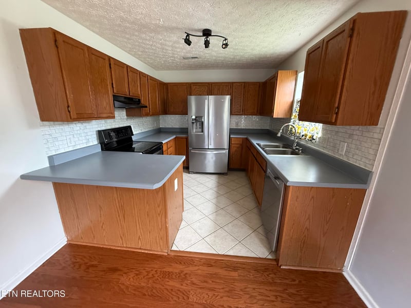 6829 Saint Croix Ln, Knoxville, TN 37918